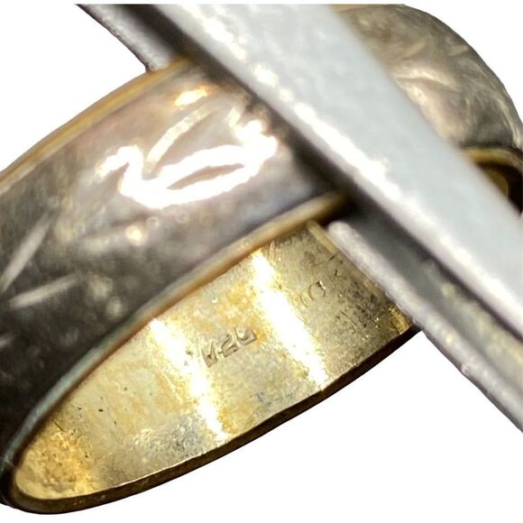 Set of two mens rings one sterling silver 925with wheat pattern one titanium mar - Picture 6 of 8